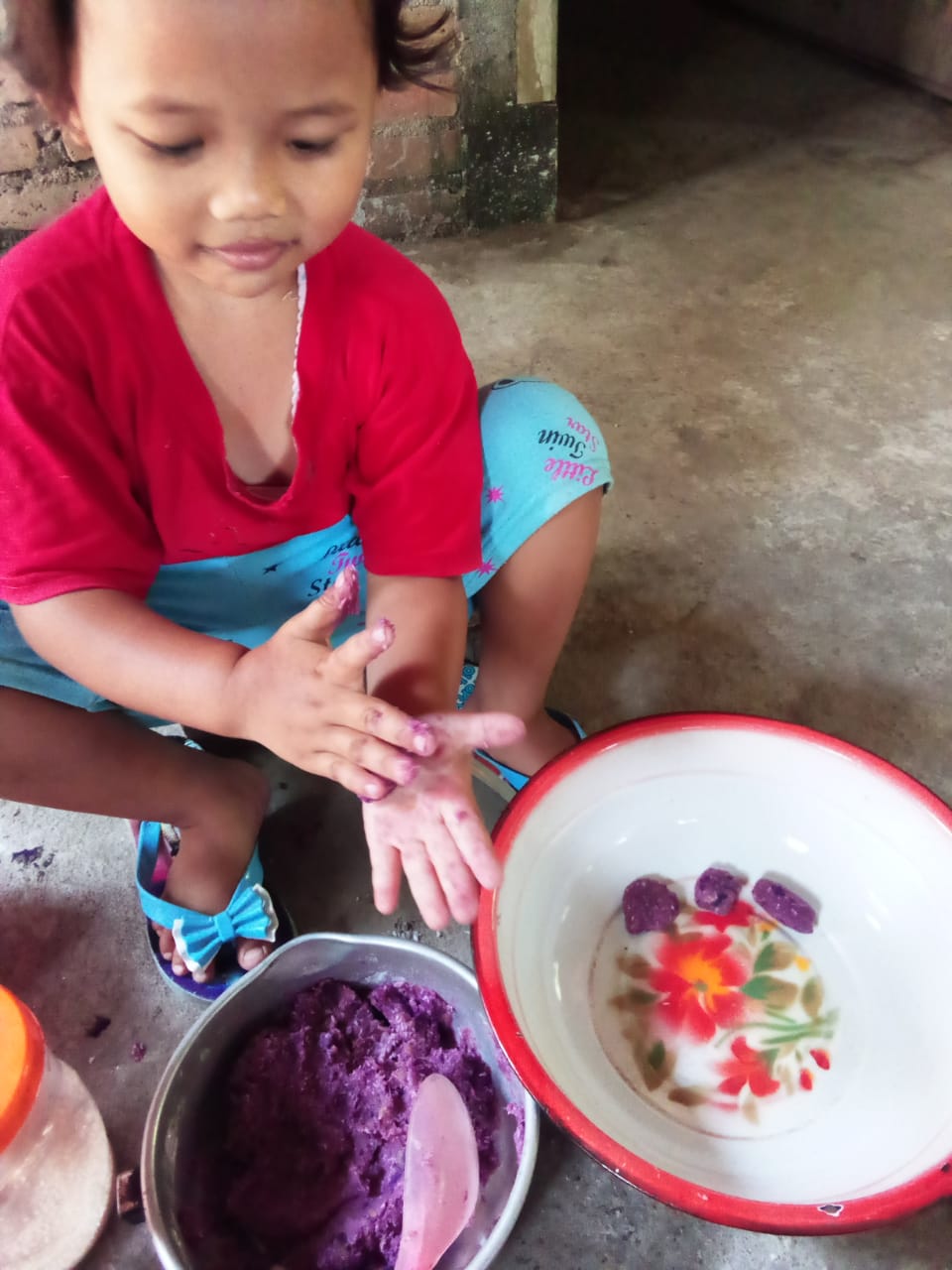 Tidak PTM, PMT Anak Didik Dibagikan Bentuk Bahan Makanan